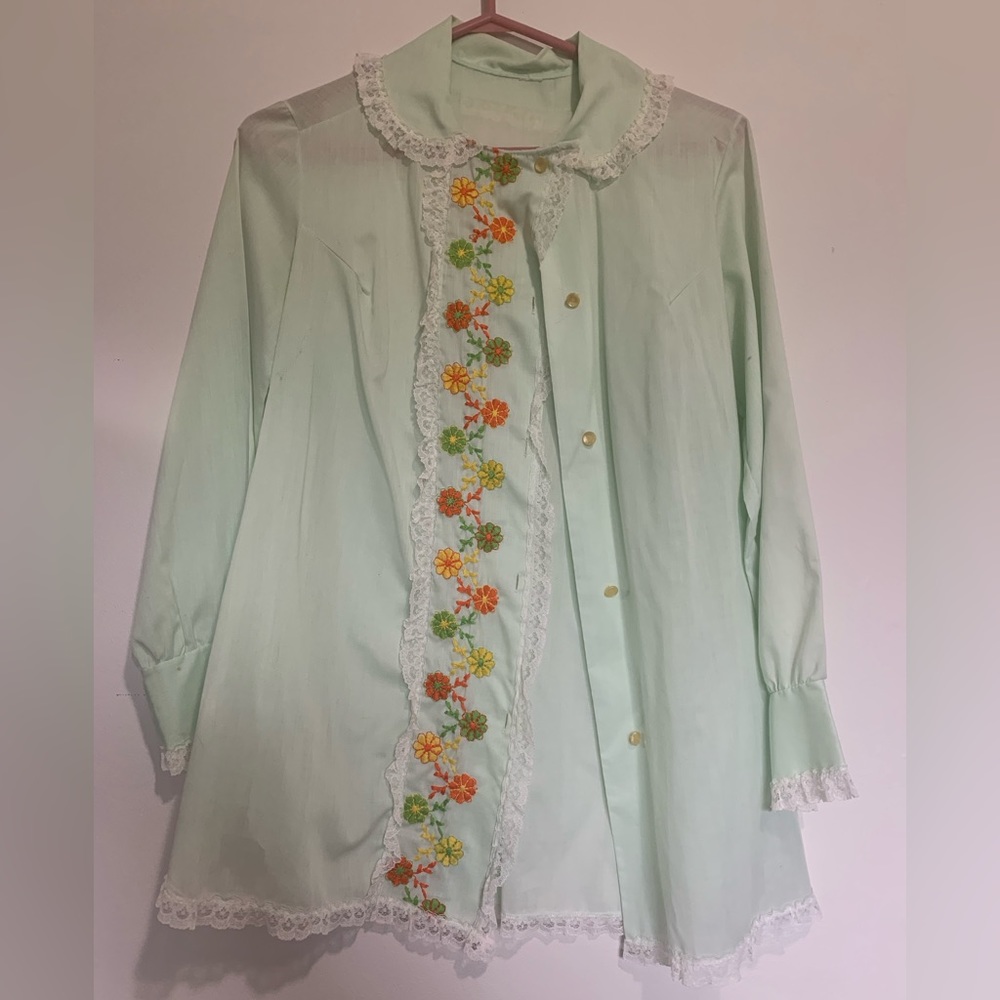 Vintage blouse button down collar floral shirt size small / medium